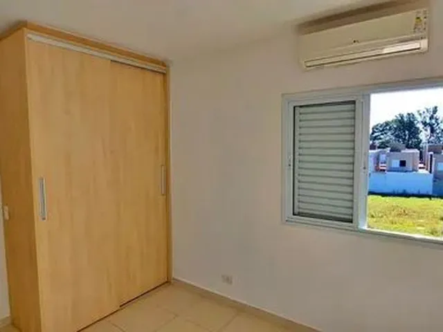 Imagem 5: São 3 Dormitórios com Ar Condicionado, Sendo 1 Suíte com Varanda, Lustres E