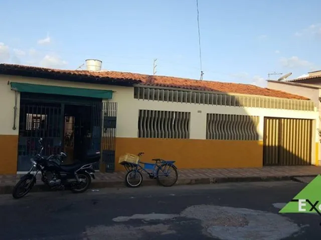 Imagem: Casa com 5 Dormitórios À Venda, 200 M²
