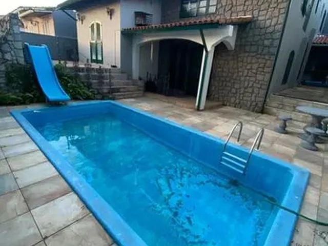Imagem: Casa para Aluguel com 5 Quartos em Costa