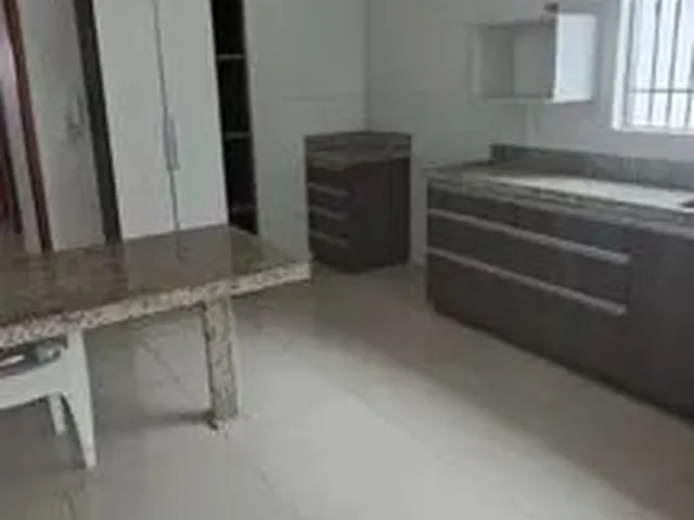 Imagem 2: Irene Aluga Excelente Casa com Piscina
