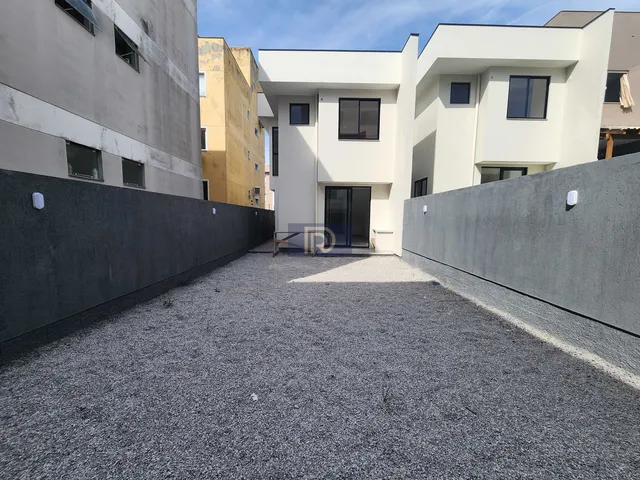 Imagem 6: Sobrado em Serraria, São José/SC