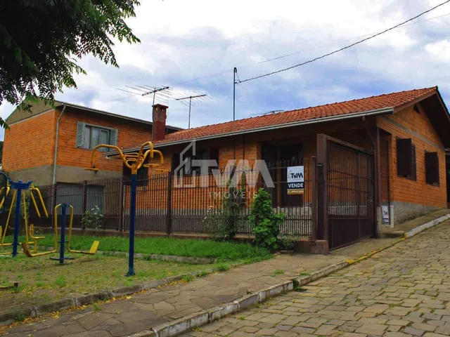 Imagem: Duas Casas de Alvenaria - pro Lurb