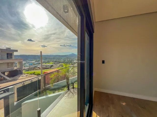 Imagem 12: Linda Casa de Alto Padrão com 3 Dorm. (2 Suítes) e Piscina em Estância Velha
