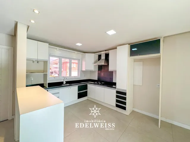 Imagem 8: Alto Padrão Casa com 3 dormitórios