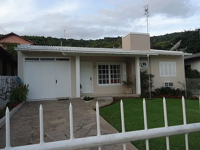 Imagem 2: Casa com 3 Dormitorio(s) localizado(a) no bairro Viaduto em Igrejinha / Rio Grande do