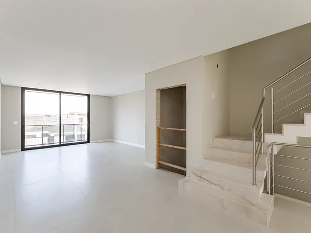Imagem 7: Venda de Casa em Condomínio de Luxo em Vista Alegre, Curitiba-PR: 4 quartos, 4 suítes