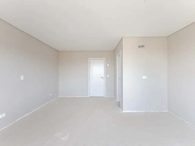 Imagem 2: Venda de Casa em Condomínio de Luxo em Vista Alegre, Curitiba-PR: 4 quartos, 4 suítes