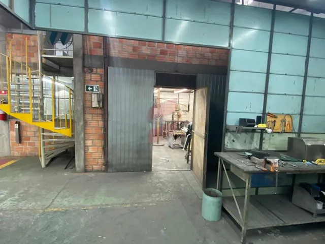 Imagem 10: BARRACÃO/GALPÃO à venda com 1200m² por R$ 2.500.000,00 no bairro Weissópolis
