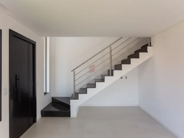 Imagem 4: SOBRADO com 3 dormitórios à venda com 170.36m² por R$ 745.000,00 no bairro Atuba
