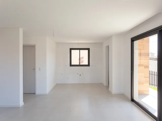 Imagem 7: SOBRADO com 3 dormitórios à venda com 170.36m² por R$ 745.000,00 no bairro Atuba