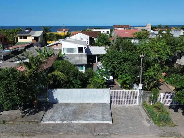 Imagem 9: Sobrado na Barra do Saí – Localização Privilegiada e Conforto