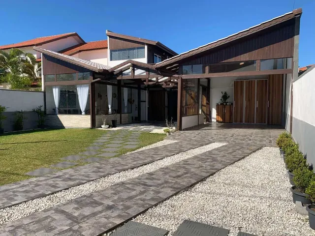 Imagem: Casa à Venda na Quadra do Mar