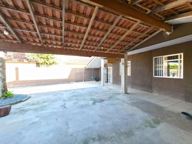 Imagem 14: Casa próxima ao mar com amplo terreno