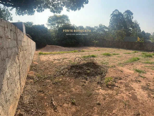 Imagem: O terreno possui 1.000m² de Área e está localizado em