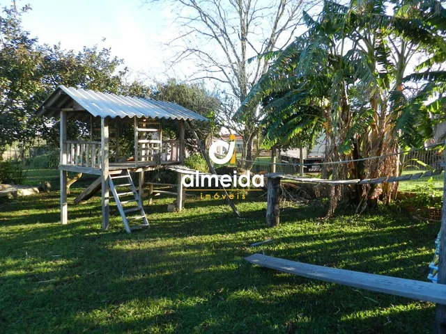 Imagem 2: Casa 3 dormitórios e piscina com área de 3.742m², próximo ao Clube Dores,Bairro