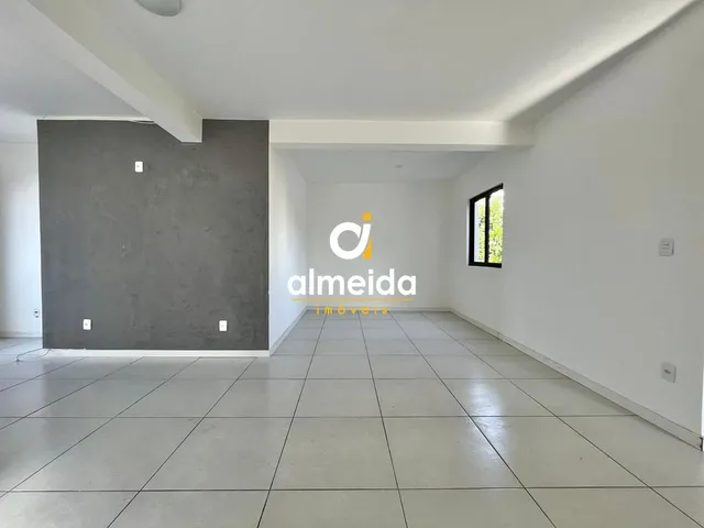 Imagem 4: Cobertura no centro com piscina