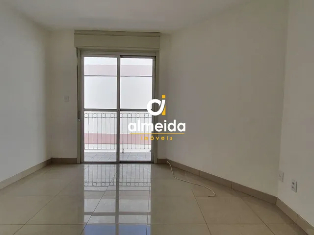 Imagem 8: Apartamento com 2 dormitórios e dependência completa no centro