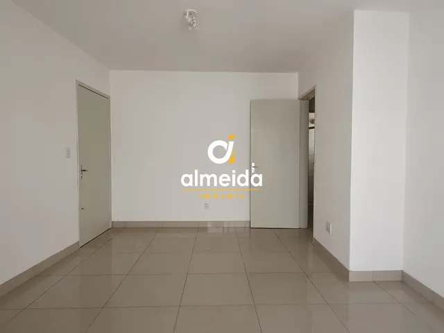 Imagem 9: Apartamento com 2 dormitórios e dependência completa no centro