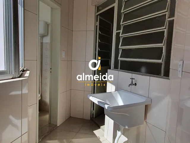 Imagem 13: Apartamento com 2 dormitórios e dependência completa no centro