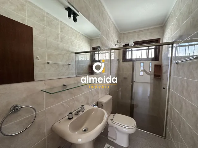 Imagem 2: CASA EXCELENTE EM BAIRRO NOBRE