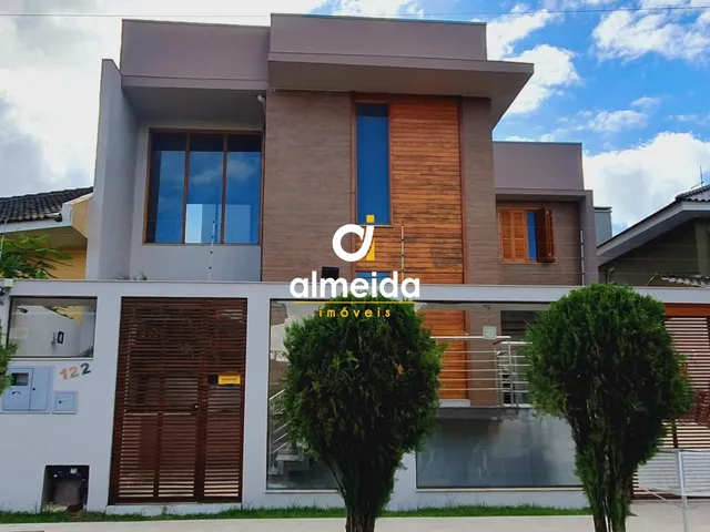Imagem 2: EXCELENTE CASA Casa com 3 dormitórios