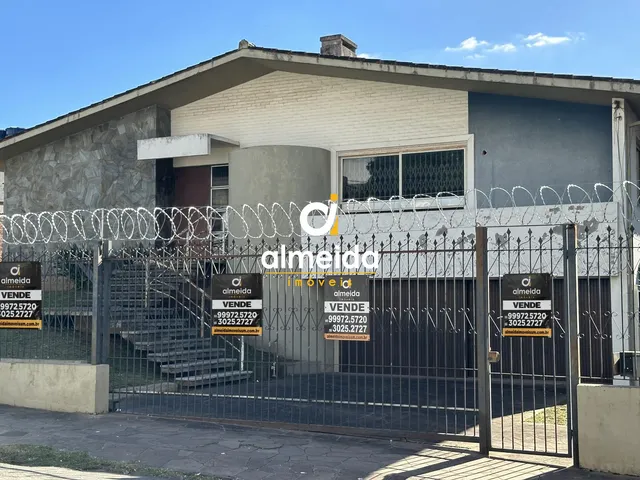 Imagem 1: CASA AMPLA COM TERRENO MARAVILHOSO NO CENTRO DE SANTA MARIA!