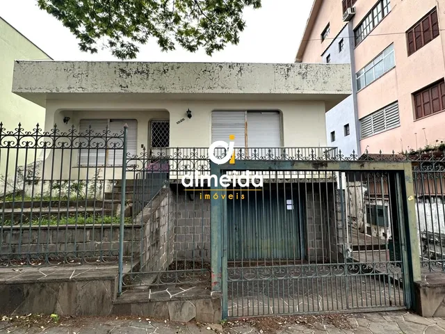 Imagem: CASA COM TERRENO AMPLO CENTRAL