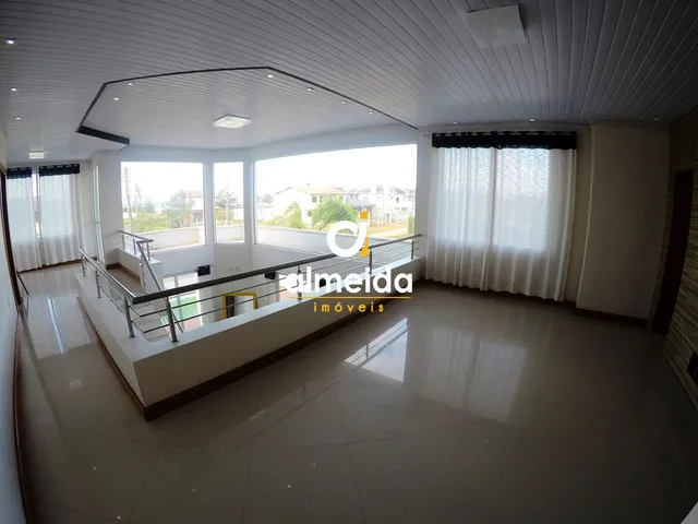Imagem 10: LINDA CASA DE ESQUINA EM CAPÃO A UMA QUADRA DO MAR