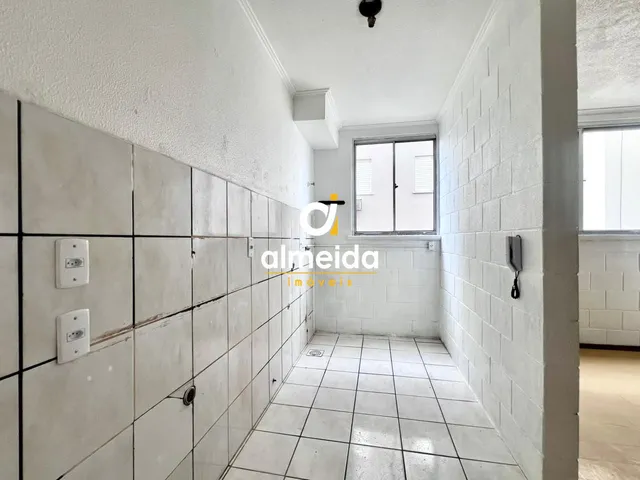 Imagem 7: Apartamento 2 dormitórios e garagem no Residencial Luís Bavaresco, Bairro Uglion