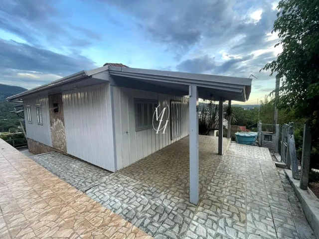 Imagem 6: Amplo Terreno com 2 Casas em Região Alta
