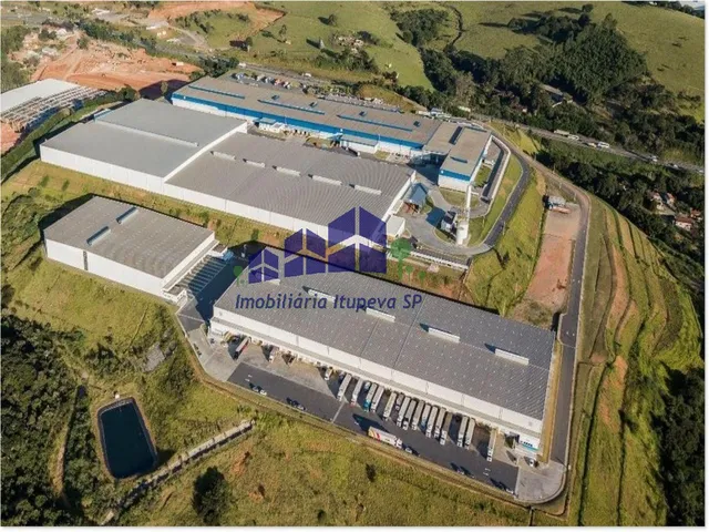 Imagem 5: Aluguel de Galpão com 2 salas, 2 banheiros e 6.200m² em Extrema-MG, bairro Extrema