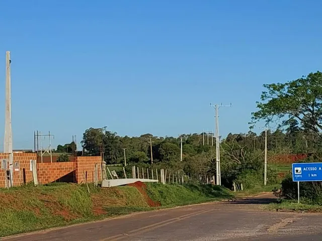 Imagem: Terreno com 2 Dormitorio(s) localizado(a)