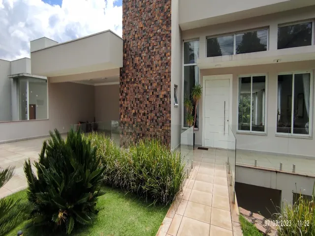 Imagem: Casa em Condomínio com 5 Quartos e 4 Suítes