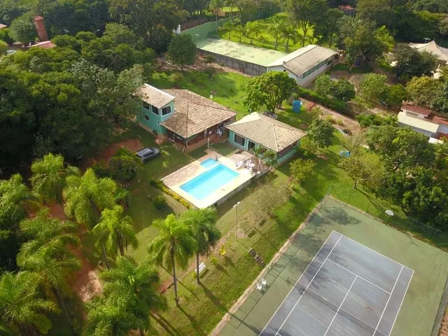 Imagem: A fazenda possui 4 Dormitórios, 2 Suítes, 4 Banheiros, 5