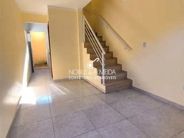Imagem: A casa possui 2 Dormitórios, 1 Banheiro, 1 Vaga na