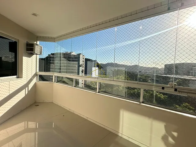 Imagem 3: Venda de Apartamento de Luxo na Praia do Canto em Vitória-ES - 4 Quartos, 1 Suíte, 2