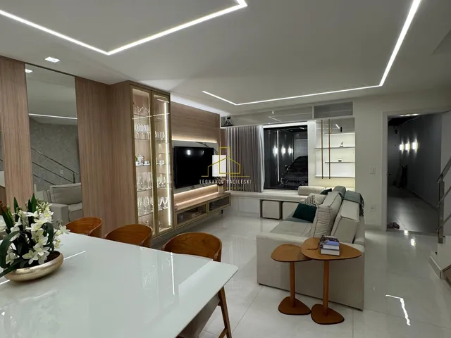 Imagem: Casa duplex à Venda PORTEIRA FECHADA em
