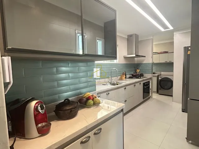 Imagem 10: Casa de Luxo à Venda em Vitória-ES, no Bairro Jardim Camburi: 4 Quartos, 4 Suítes, 1