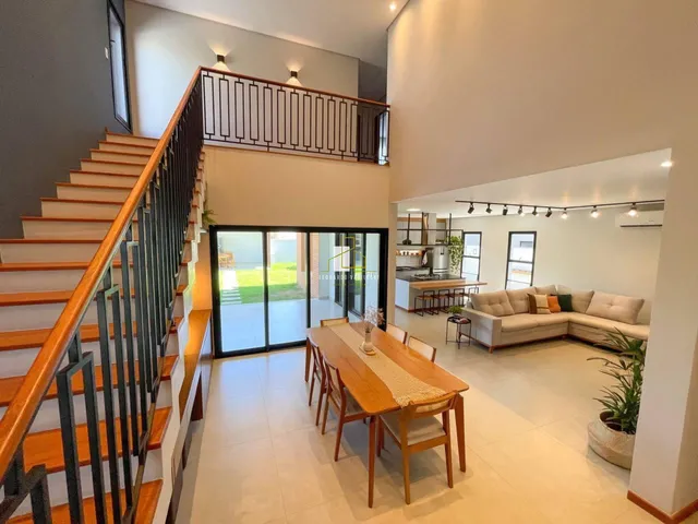 Imagem: Espetacular Casa em Condomínio à Venda