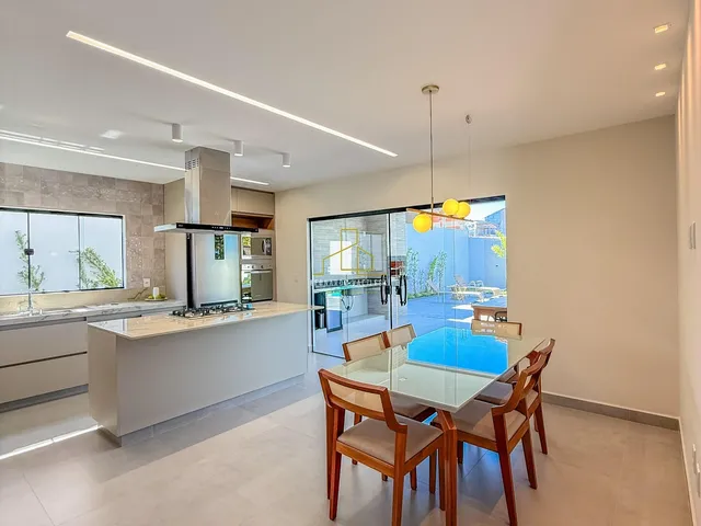 Imagem 9: Casa de luxo à venda na Estância Monazítica, Serra-ES: 4 quartos, suíte, 3 banheiros