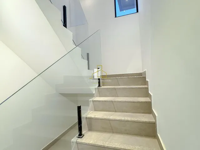 Imagem 5: Casa de luxo em condomínio - 4 quartos, 3 suítes, 1 sala, 5 banheiros - Bairro