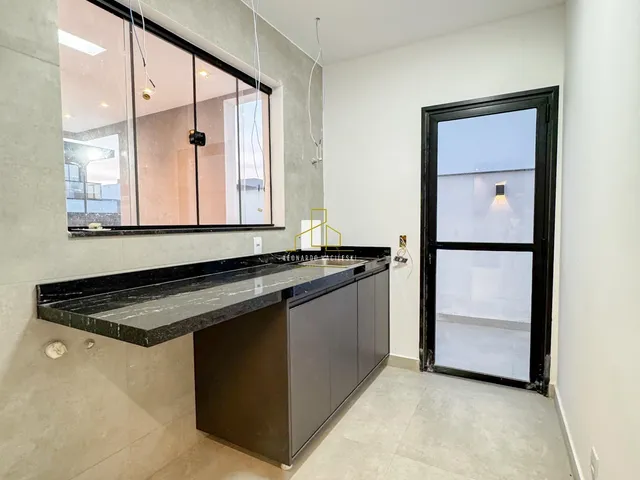 Imagem 3: Casa de luxo em condomínio - 4 quartos, 3 suítes, 1 sala, 5 banheiros - Bairro