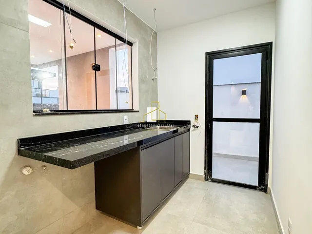 Imagem 6: Casa de luxo em condomínio - 4 quartos, 3 suítes, 1 sala, 5 banheiros - Bairro