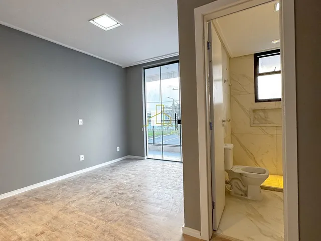 Imagem 1: Casa de luxo em condomínio - 4 quartos, 3 suítes, 1 sala, 5 banheiros - Bairro