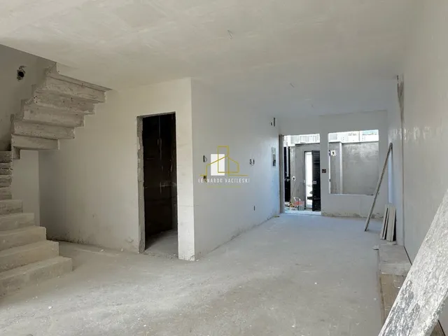 Imagem 1: Casa à venda na cidade de Serra-ES, bairro Morada de Laranjeiras: 3 quartos, 1 suíte, 1