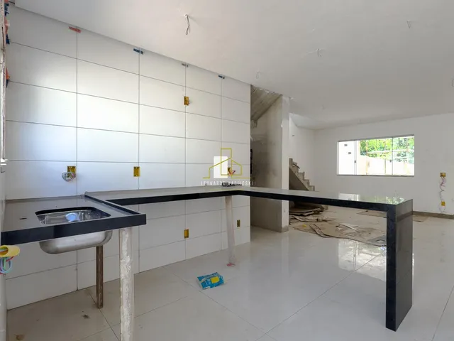 Imagem 3: Casa Duplex em Portal de Jacaraipe, com 3 quartos, suíte, 2 vagas de garagem e quintal