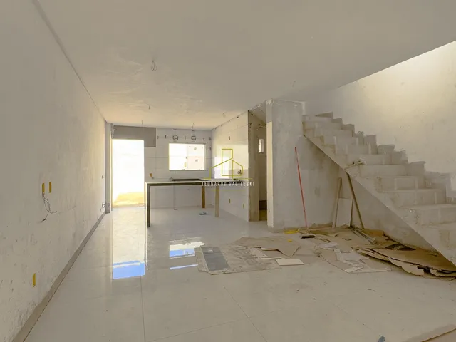 Imagem 12: Casa Duplex em Portal de Jacaraipe, com 3 quartos, suíte, 2 vagas de garagem e quintal