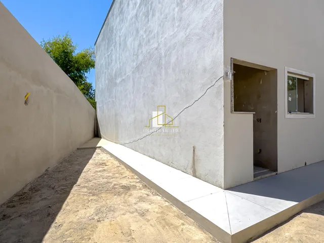 Imagem 7: Casa Duplex em Portal de Jacaraipe, com 3 quartos, suíte, 2 vagas de garagem e quintal
