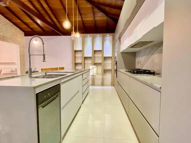 Imagem 3: Casa em Condomínio de Luxo na Morada de Laranjeiras - 3 quartos, 2 suítes, amplo