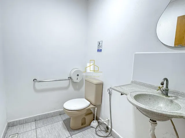 Imagem 10: Casa Comercial de Luxo no Valparaiso: 6 Quartos, 3 Suítes, 8 Salas, 5 Banheiros - Serra